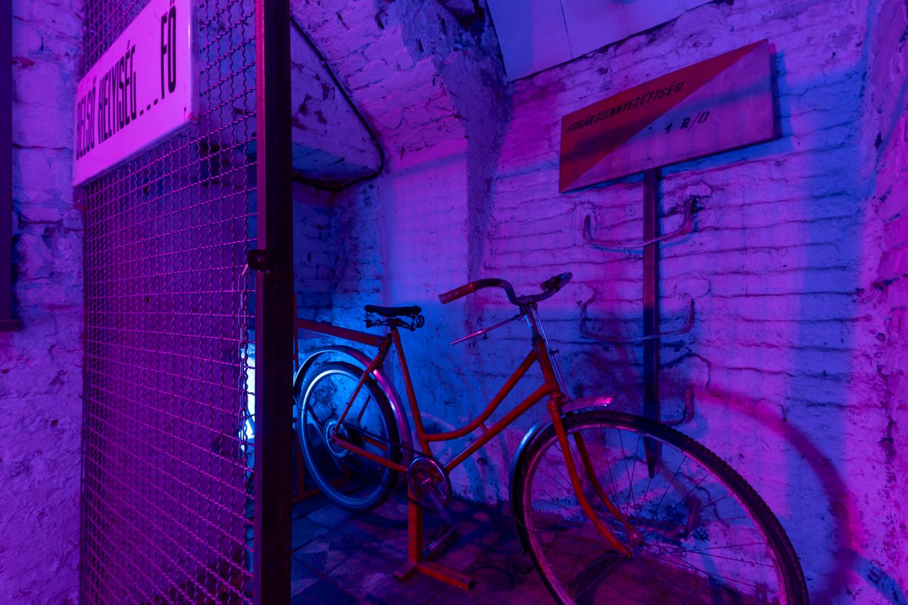 Chernobyl escape room – a bicycle in the corridor
