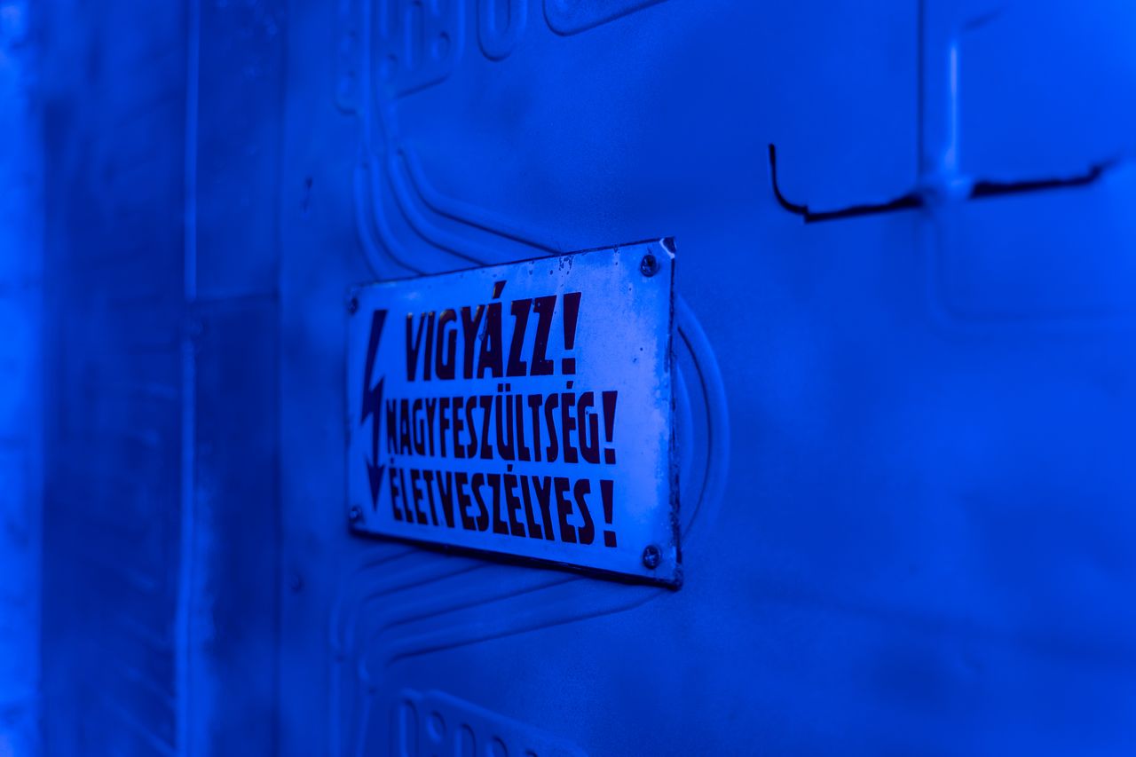Chernobyl escape room – warning sign